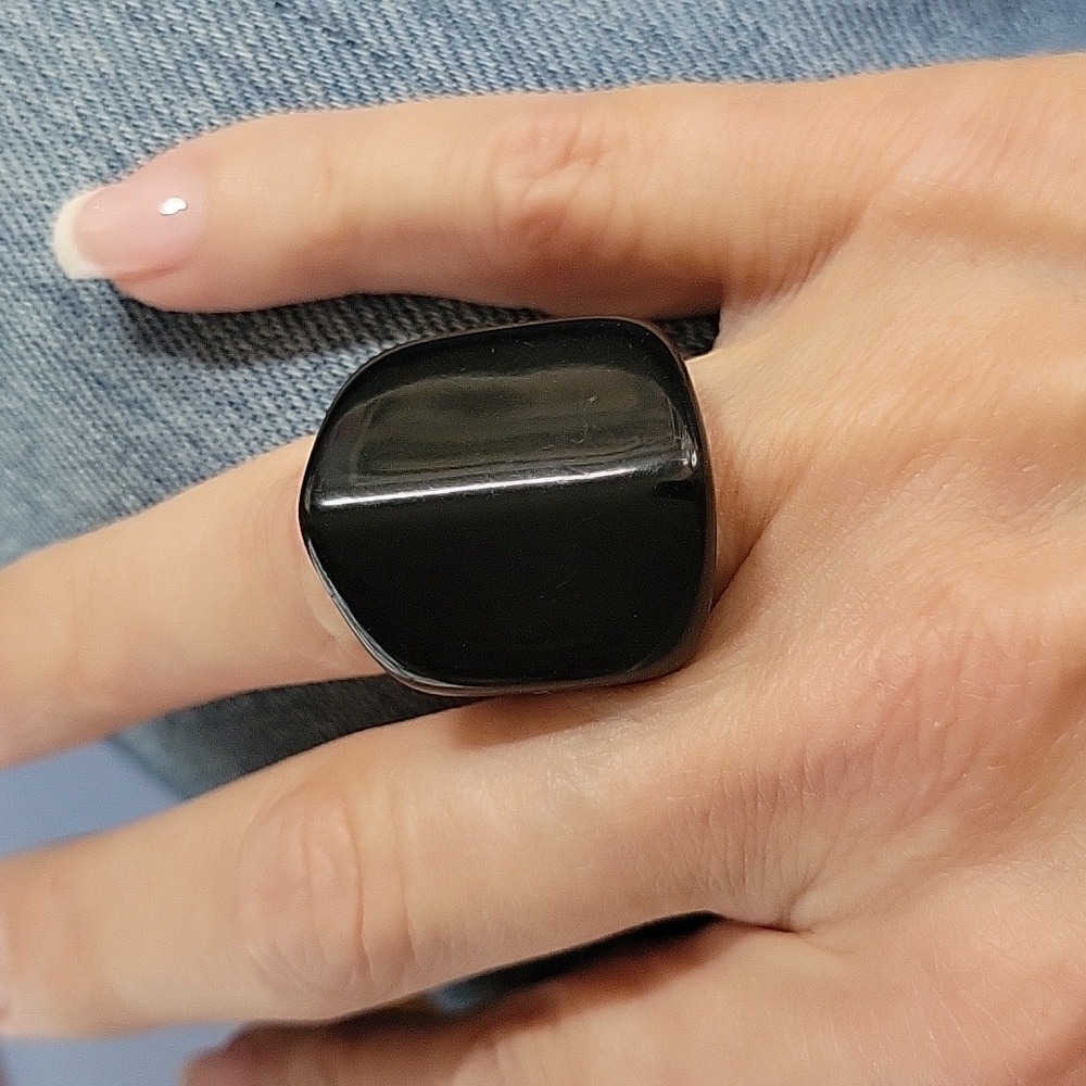 MOD GIRL ANGLED STATEMENT RING, METAL FREE